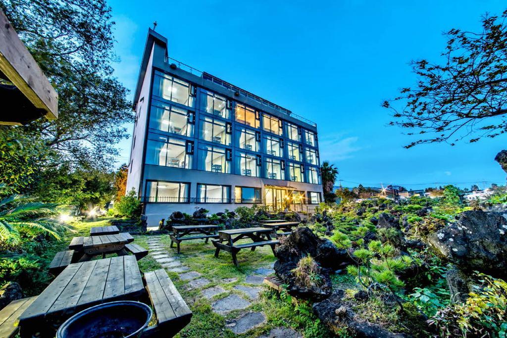 Olleyo Resort Сеогвипо Екстериор снимка