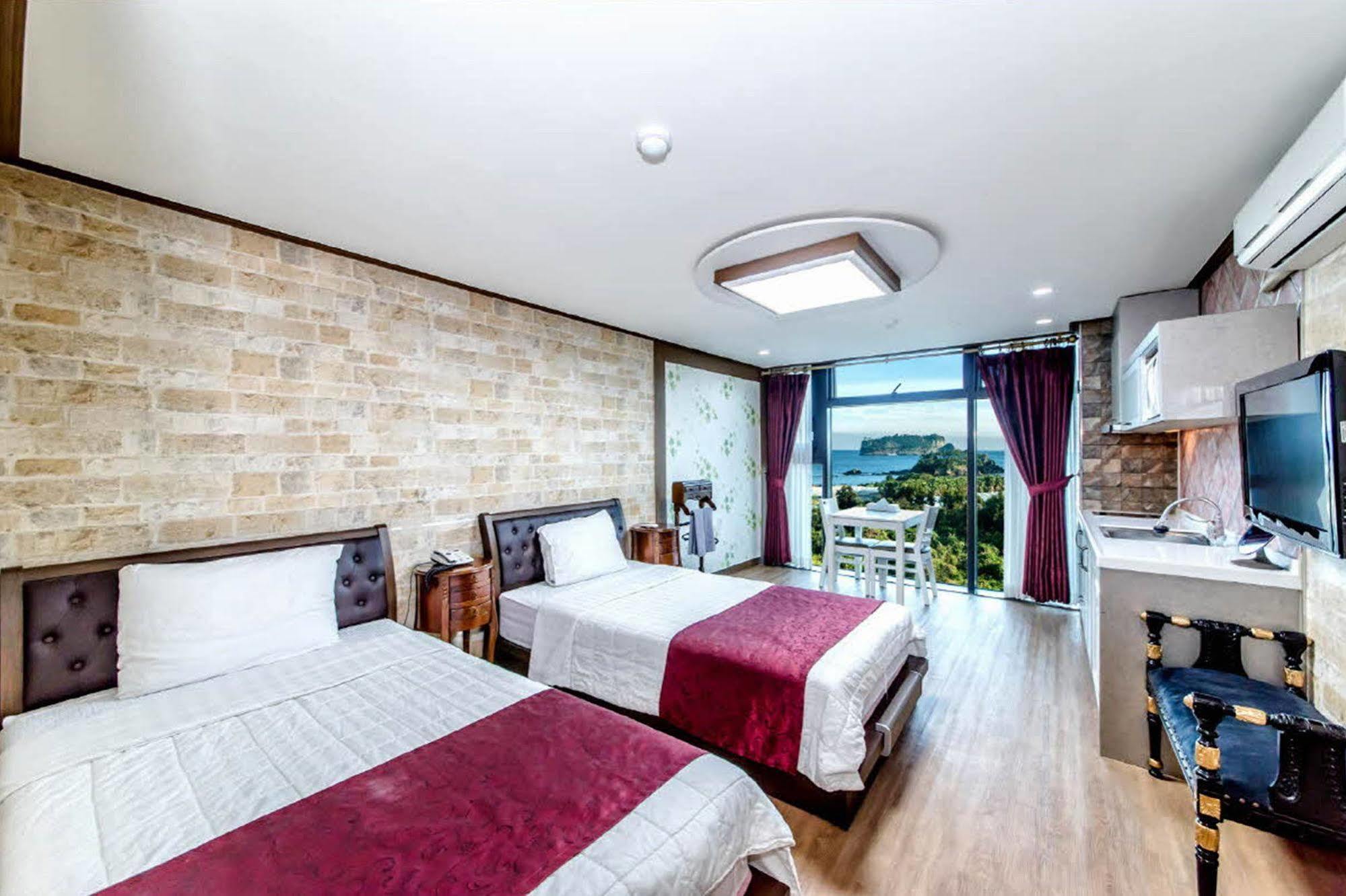 Olleyo Resort Сеогвипо Екстериор снимка
